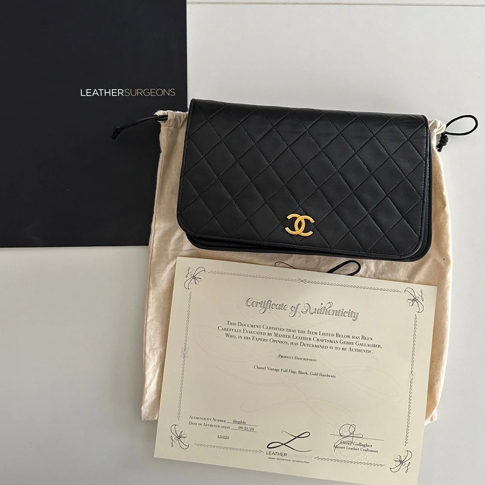 *Authentic* Chanel Vintage Chain Shoulder Flap Bag - Picture 2 of 15